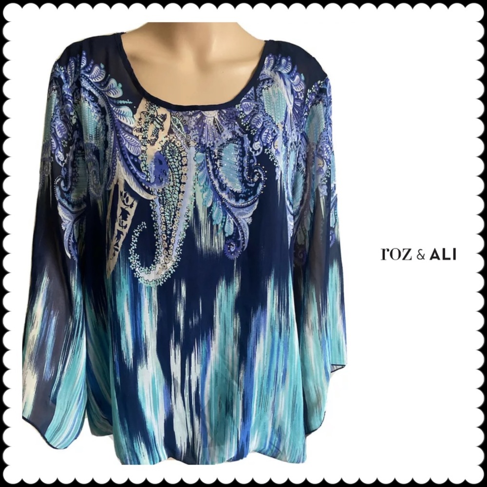3/$35 Roz &Ali Blue Geometric Long sleeve Blouse